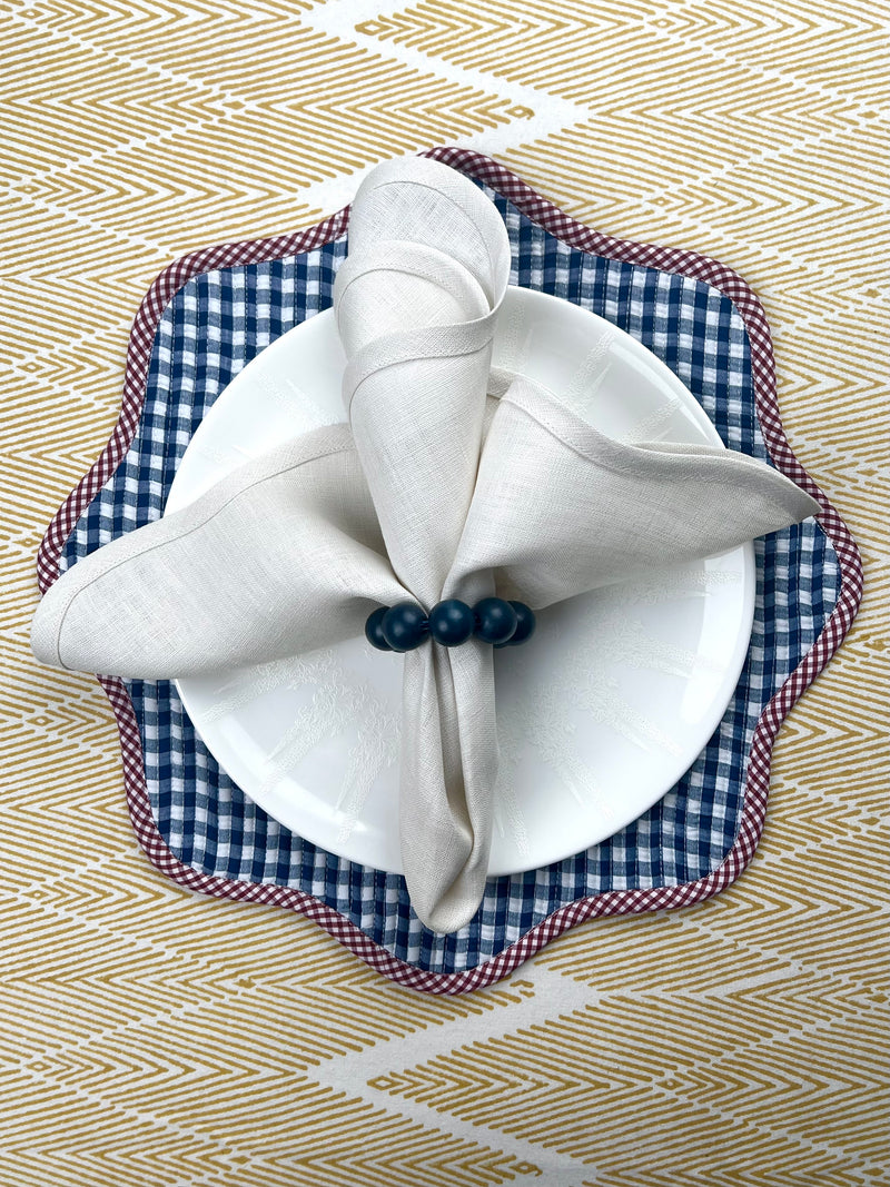 THE BREAKFAST GINGHAM SCALLOP PLACEMAT