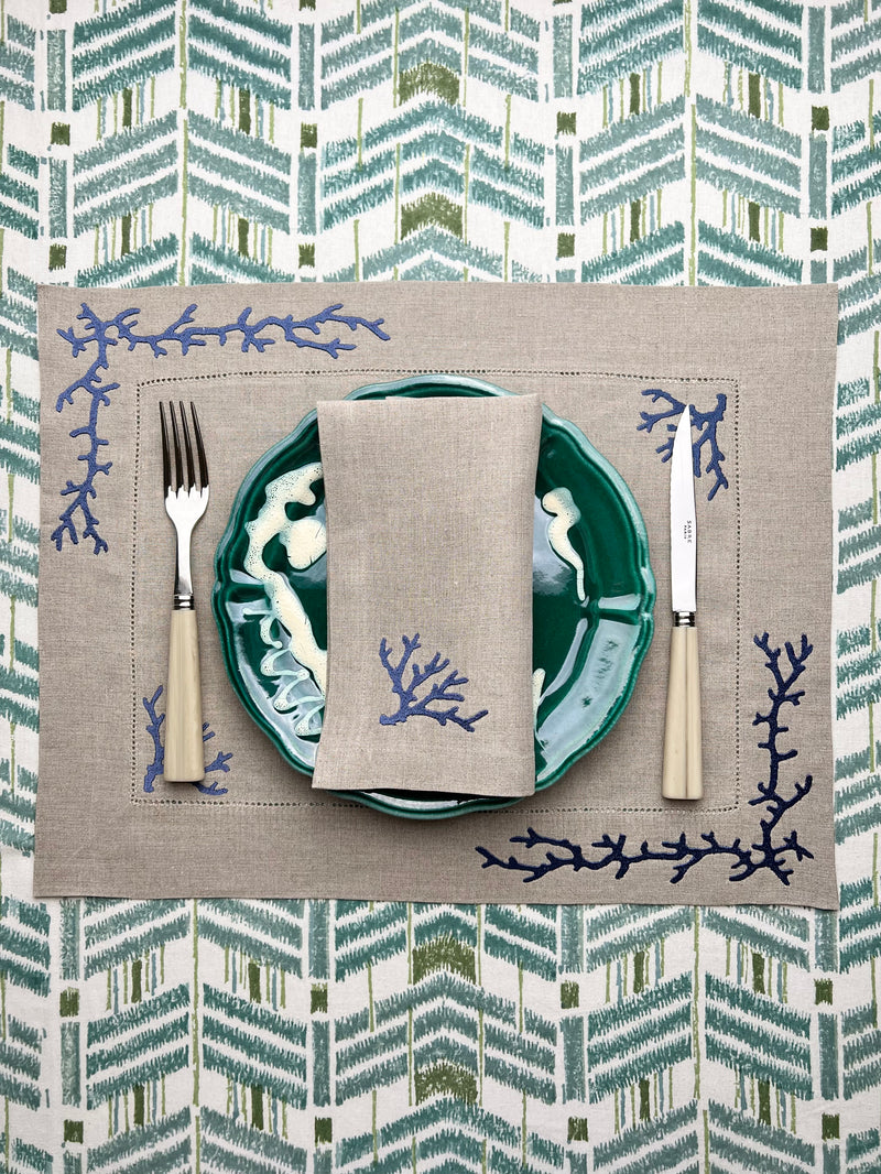THE CORAL NAPKIN & PLACEMAT SET