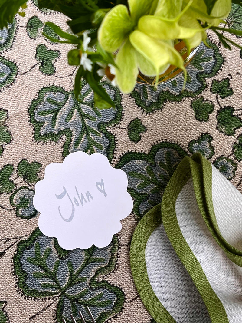 Luxury Place Cards - Scalloped Round