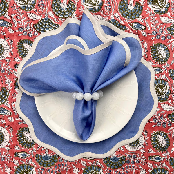 Gift Set: Fresh Blue & Ivory Scallop (2 placemats, 2 Napkins, 2 napkinrings)