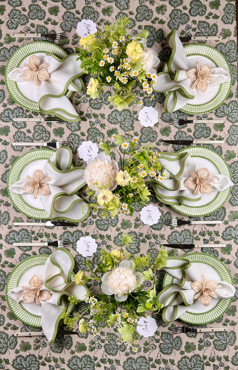 Luxury Place Cards - Scalloped Round