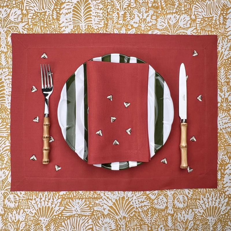 Gift Set: 2 Placemats & 2 Napkins in terracotta red with bees