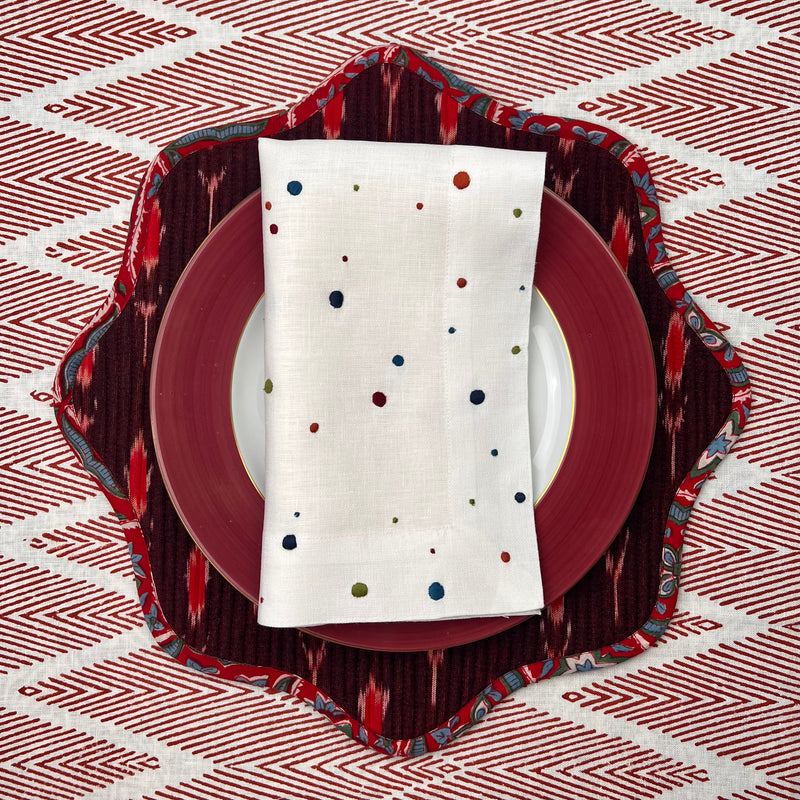 Table Set: Burgndy Red Ikat Scallop & Confetti Napkin Table Setting