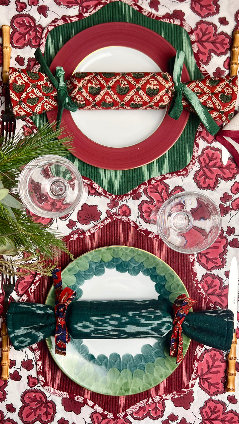 ’The Figue Leaf’ Tablecloth - Burgundy - White Cotton