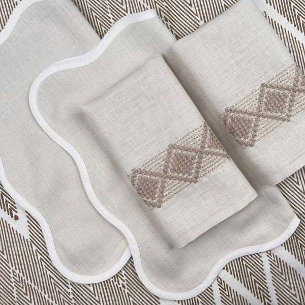 Curated Table Set: Ivory & White Scallop & Diamond Napkin