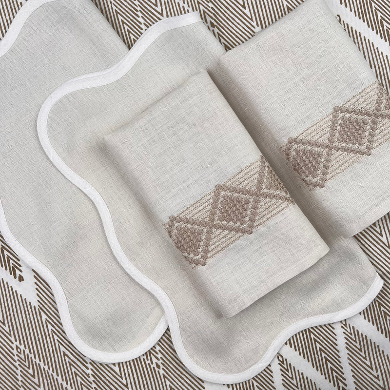 Curated Table Set: Ivory & White Scallop & Diamond Napkin