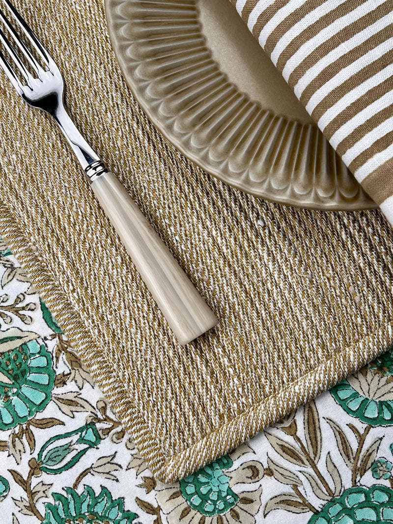 THE BREAKFAST TEXTURED LINEN PLACEMAT