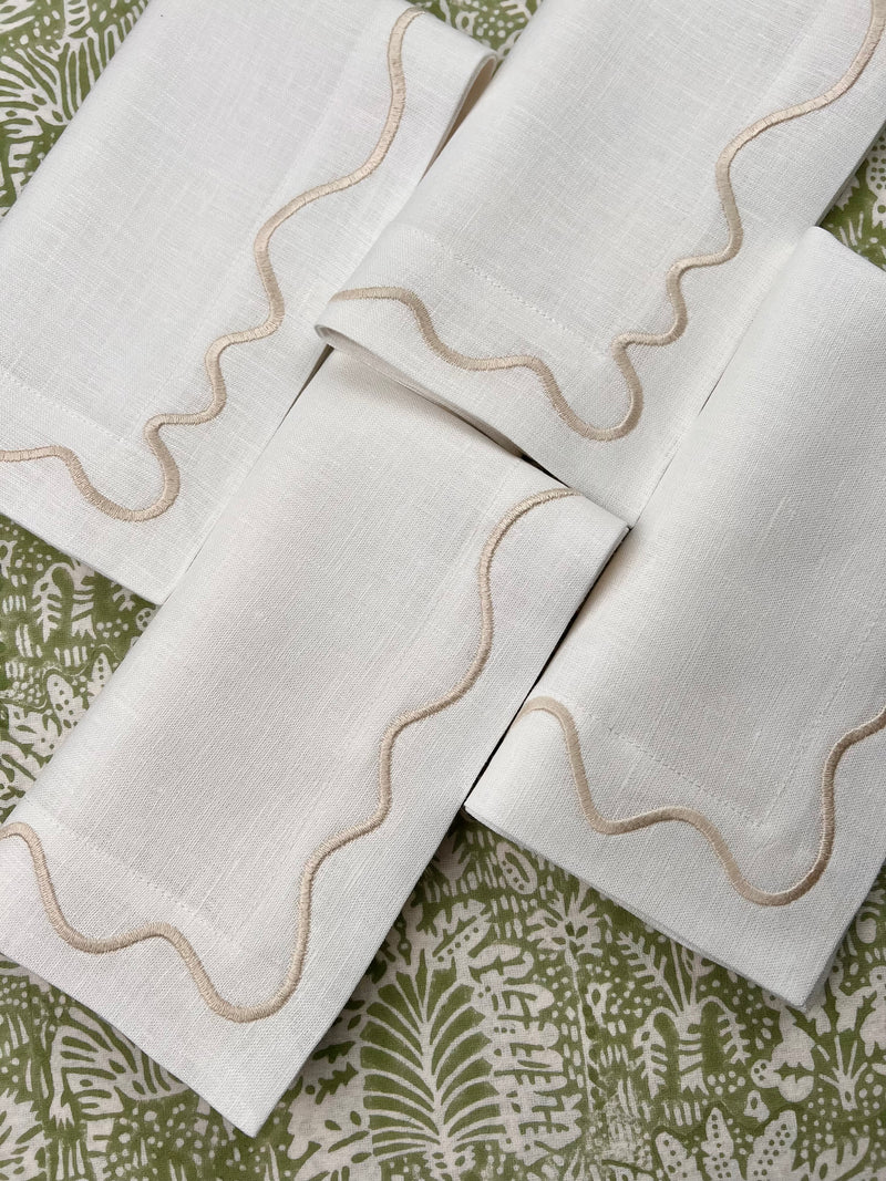 Gift Set: Set of 4 ‘The Squiggle’ Napkins in White