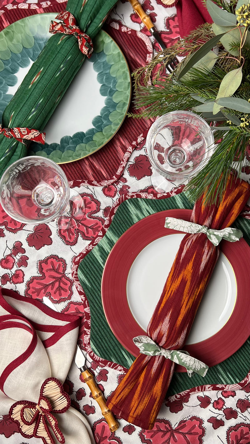 ’The Figue Leaf’ Tablecloth - Burgundy - White Cotton