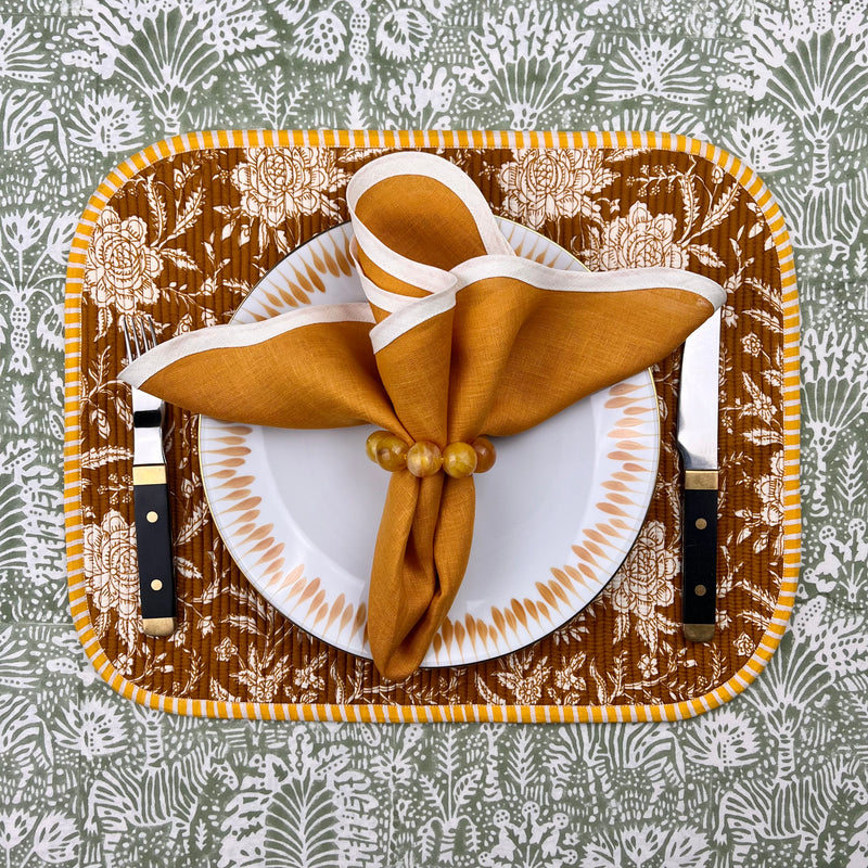 Table Set: Breakfast Placemat & Scalloped Napkin & Orb Napkinring Yellow Mustard Table Setting