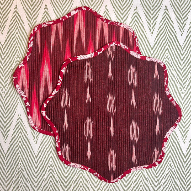 THE BREAKFAST IKAT SCALLOP PLACEMAT