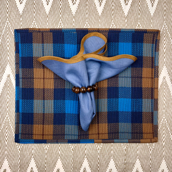 Curated Table Set: Blue & Camel Plad