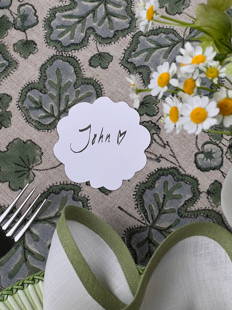 Luxury Place Cards - Scalloped Round