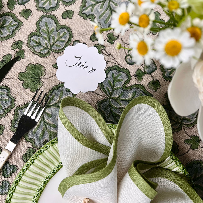 Luxury Place Cards - Scalloped Round