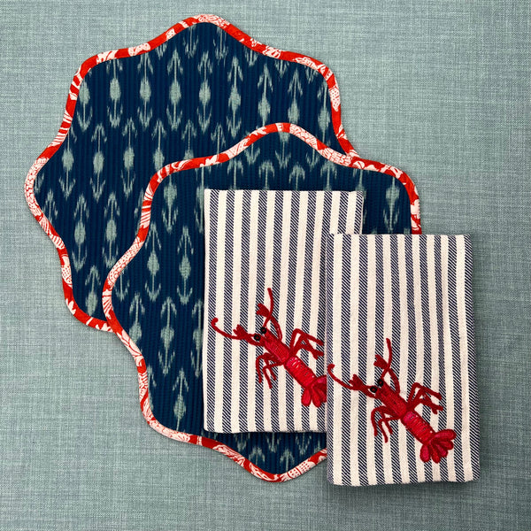 Gift Set: 2 scalloped Placemats & 2 Lobster Napkins.