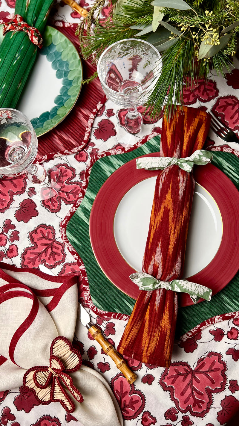 ’The Figue Leaf’ Tablecloth - Burgundy - White Cotton