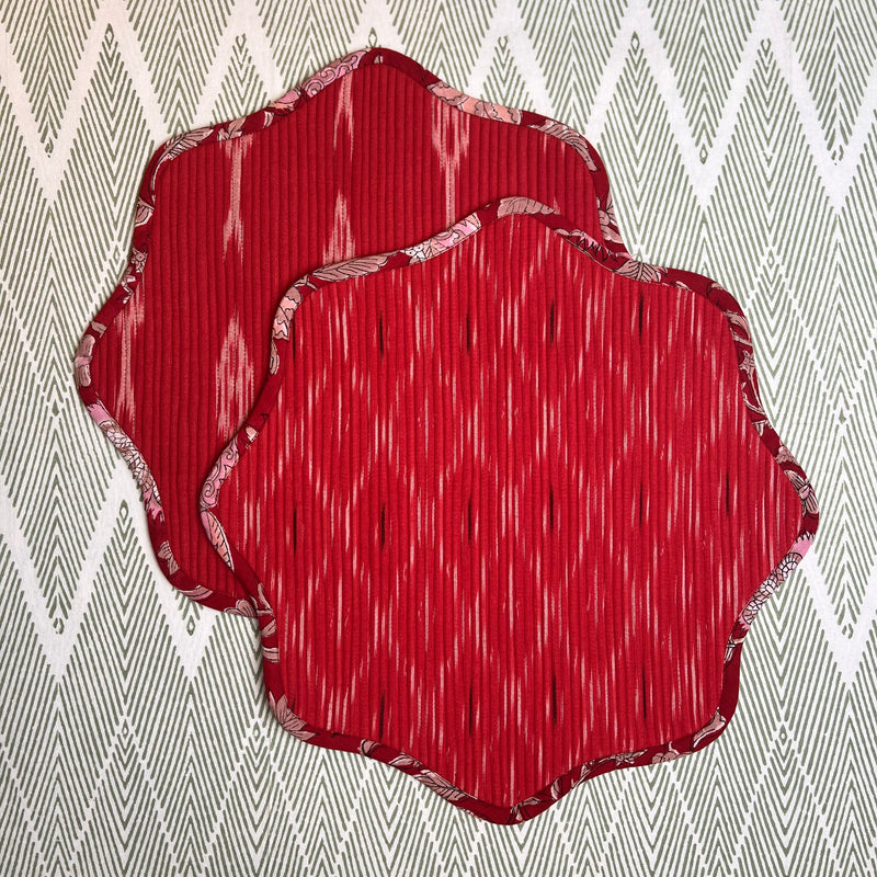 THE BREAKFAST IKAT SCALLOP PLACEMAT