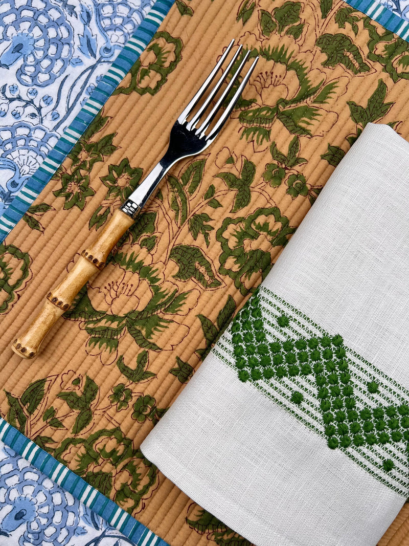 Gift Set: 2 Breakfast Placemats & 2 Zigzag Napkins in Green