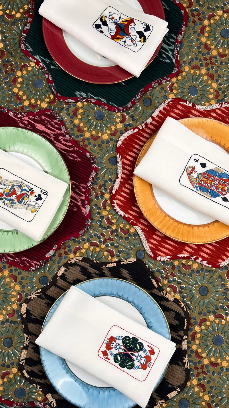 ’House of Cards’ Napkins
  - Queen of Clubs ♣️