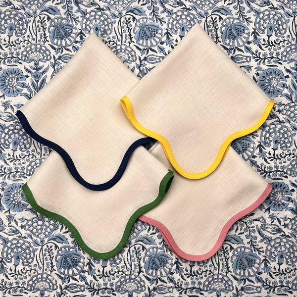 Gift Set: Set of Four Scallop Napkins (multicolored)