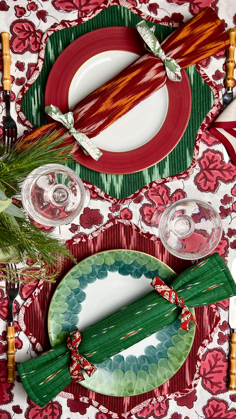 ’The Figue Leaf’ Tablecloth - Burgundy - White Cotton