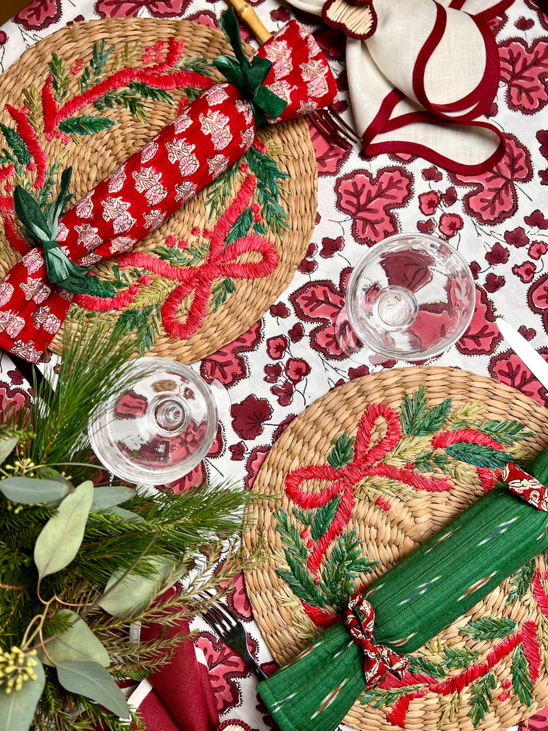 ’The Figue Leaf’ Tablecloth - Burgundy - White Cotton