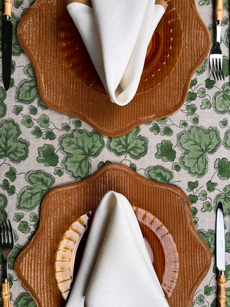 ’The Figue Leaf’ Tablecloth - Swedish Green - 100% linen, natural base
