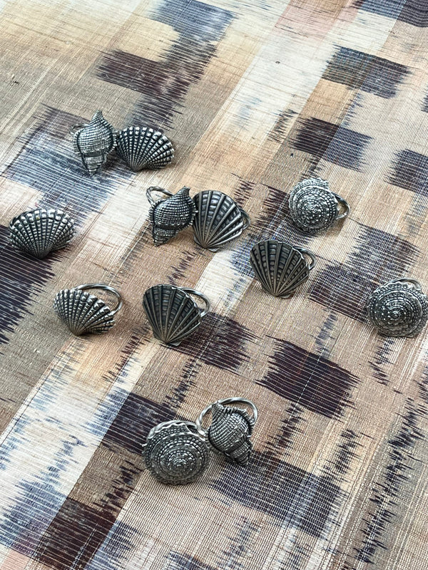 12 VINTAGE SHELL NAPKINRINGS