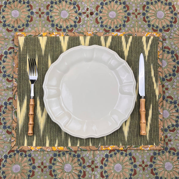 Gift Set: 4 x Khaki & Cinnamon Ikat Breakfast Placemats