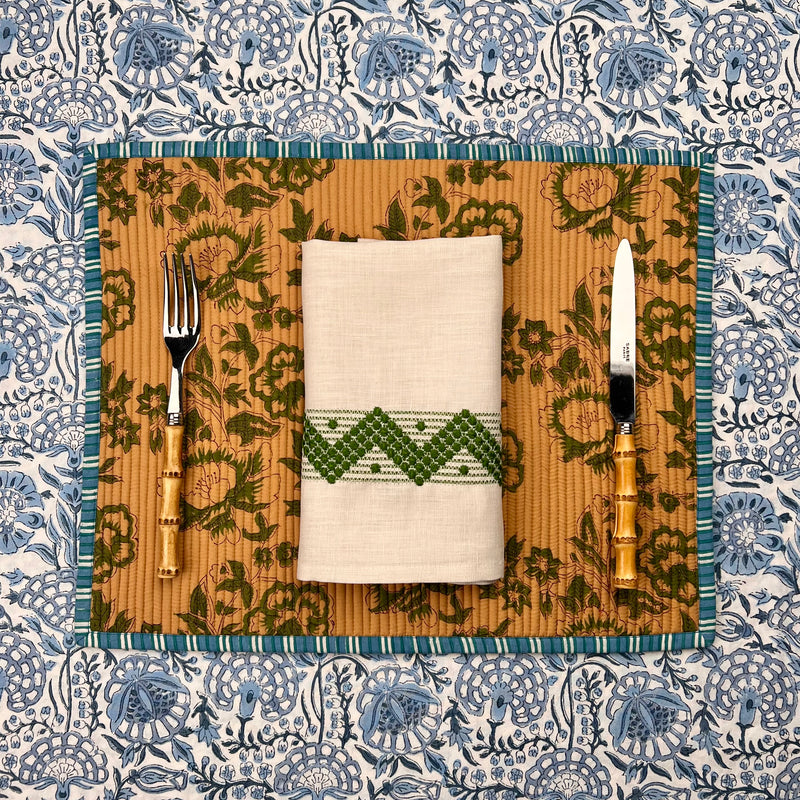 Gift Set: 2 Breakfast Placemats & 2 Zigzag Napkins in Green