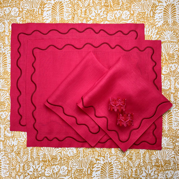 Gift Set: 2 Squiggle Placemats & 2 Napkins with Linen Loop Napkinrings.