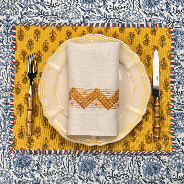 Gift Set: 2 Breakfast Placemats & 2 Zigzag Napkins in Mustard