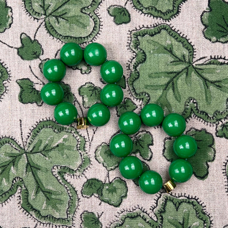 Gift Set: White Scallop Napkin & Green Orbs