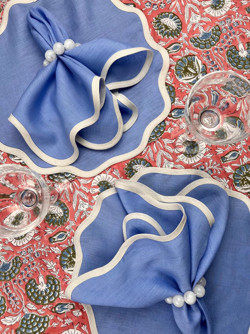 Gift Set: Fresh Blue & Ivory Scallop (2 placemats, 2 Napkins, 2 napkinrings)