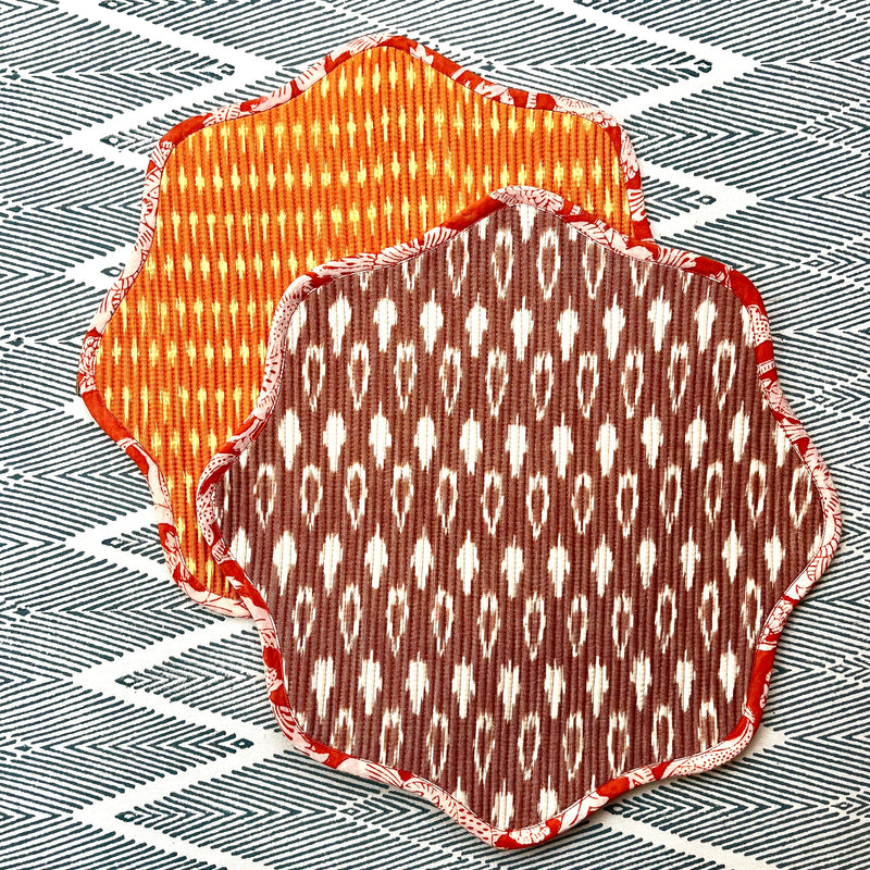 THE BREAKFAST IKAT SCALLOP PLACEMAT