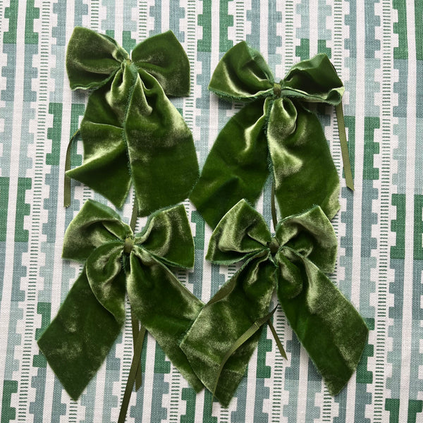 THE VELVET BOW NAPKIN TIE